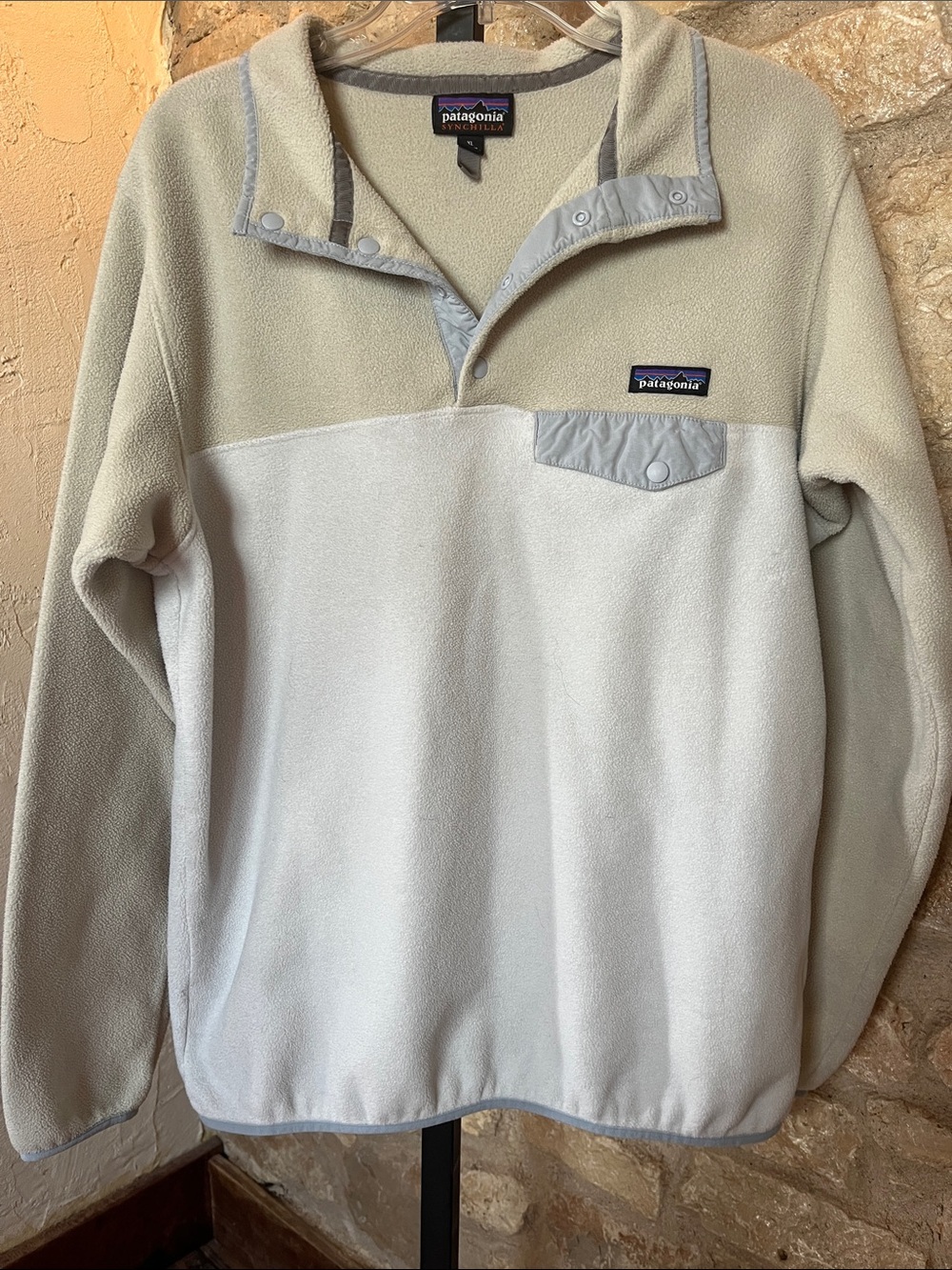 Patagonia Men’s Two-Tone Cream and Light Gray Snap Fleece Pullover